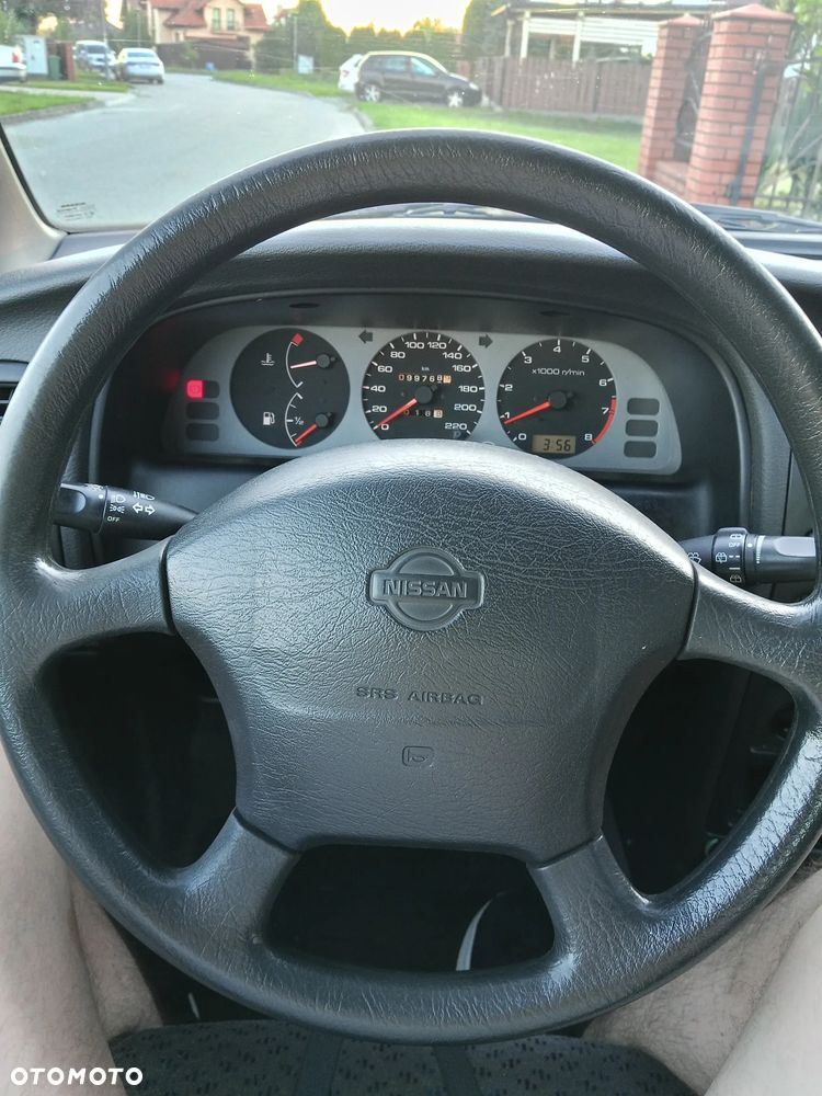 Nissan Primera 2.0 Ambiente - 26