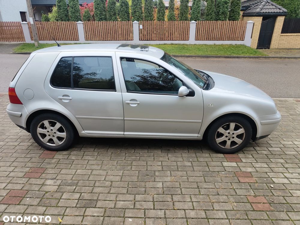 Volkswagen Golf - 4