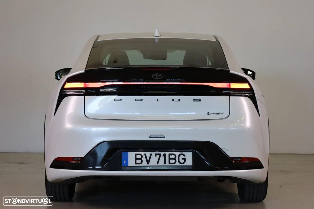 Toyota Prius 2.0 Plug-in Luxury - 18