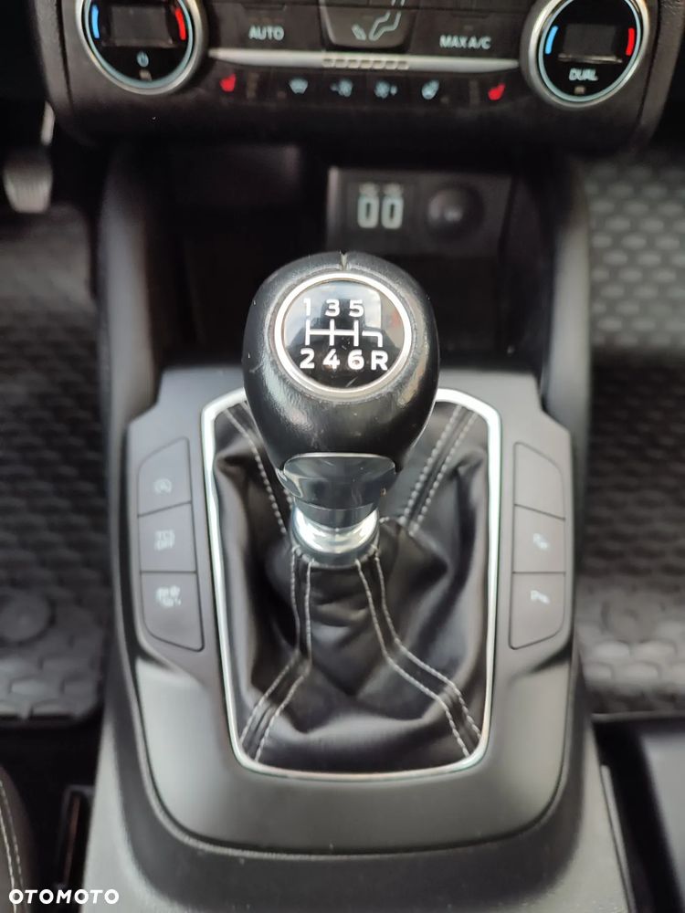 Ford Focus Turnier 1.0 EcoBoost Hybrid TITANIUM DESIGN - 14