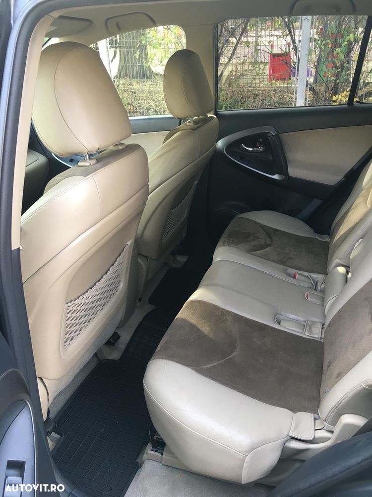 Toyota RAV4 2.2 D-4D Executive - 9