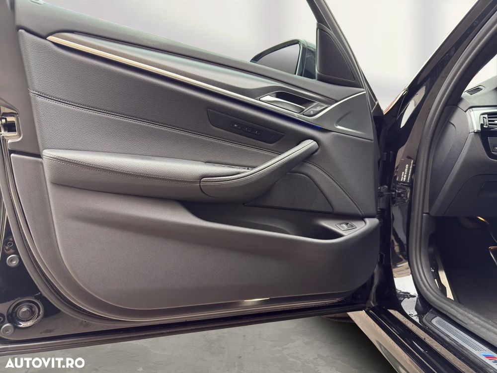 BMW Seria 5 530i xDrive Touring Aut. - 9