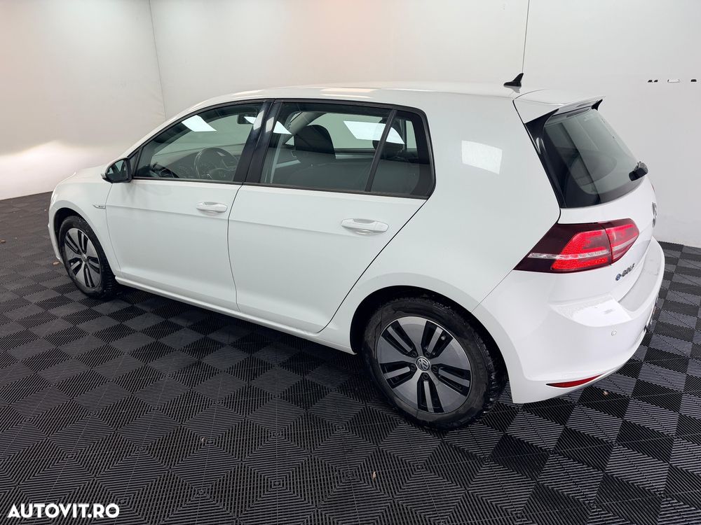 Volkswagen Golf - 12