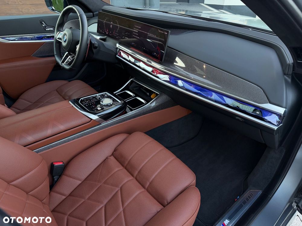 BMW Seria 7 M760e PHEV xDrive Individual Edition sport - 22
