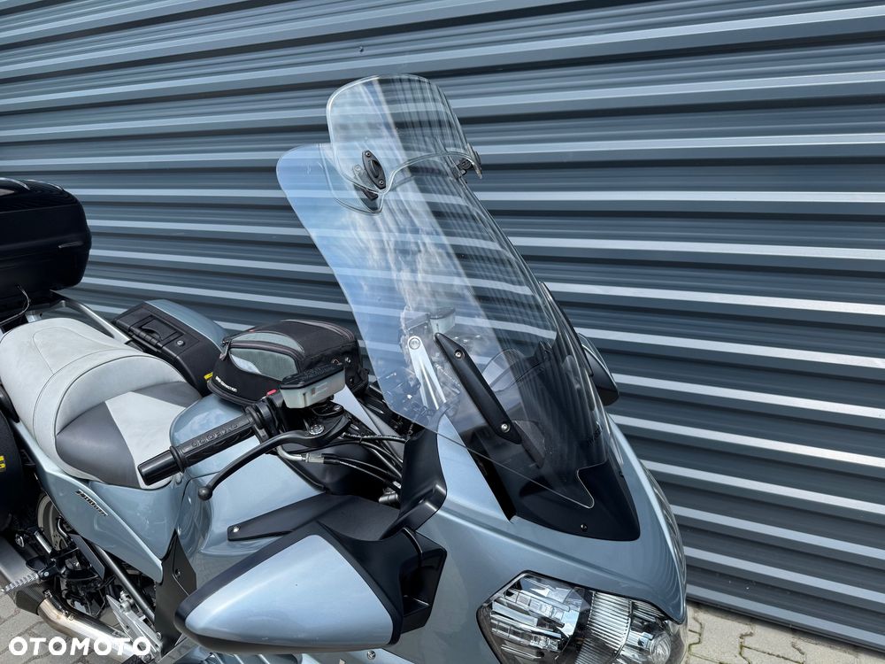 Kawasaki GTR - 15