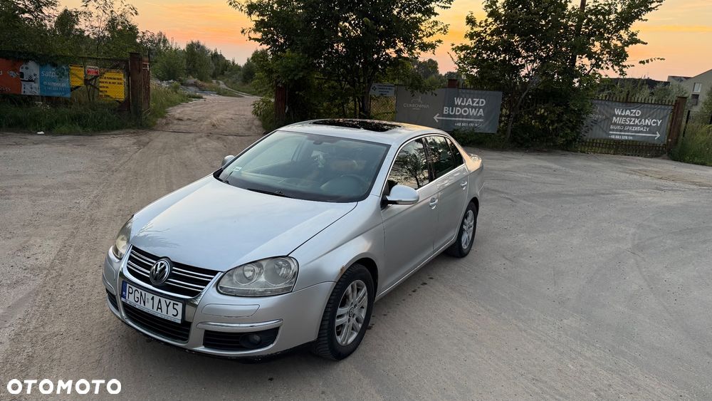 Volkswagen Jetta - 2