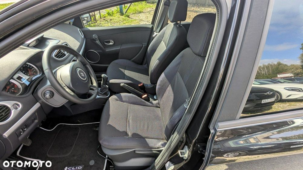 Renault Clio - 14