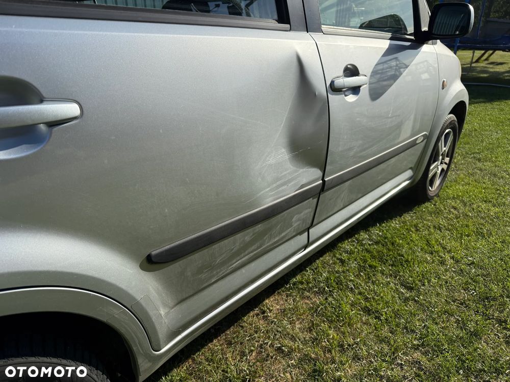 Daihatsu Sirion 1.3 - 6