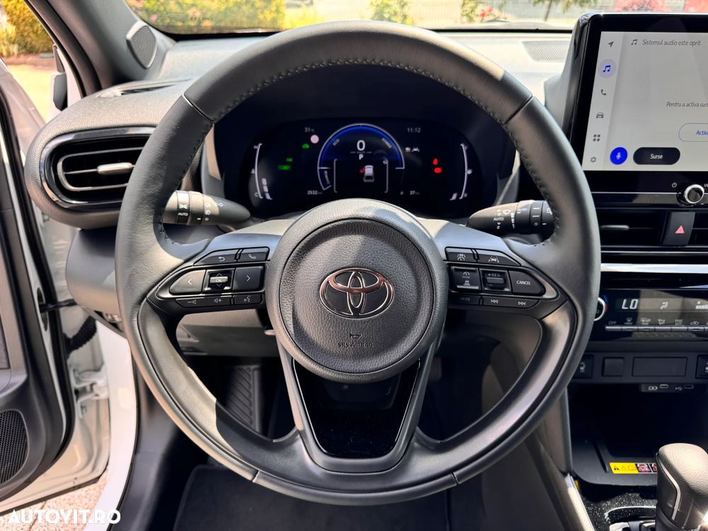 Toyota Yaris 1.5 VVT-i HSD Dynamic Bi-tone - 12
