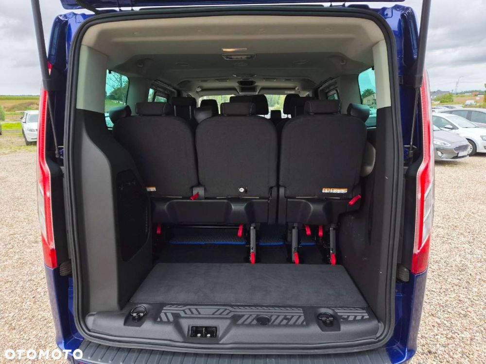 Ford Tourneo Custom - 25