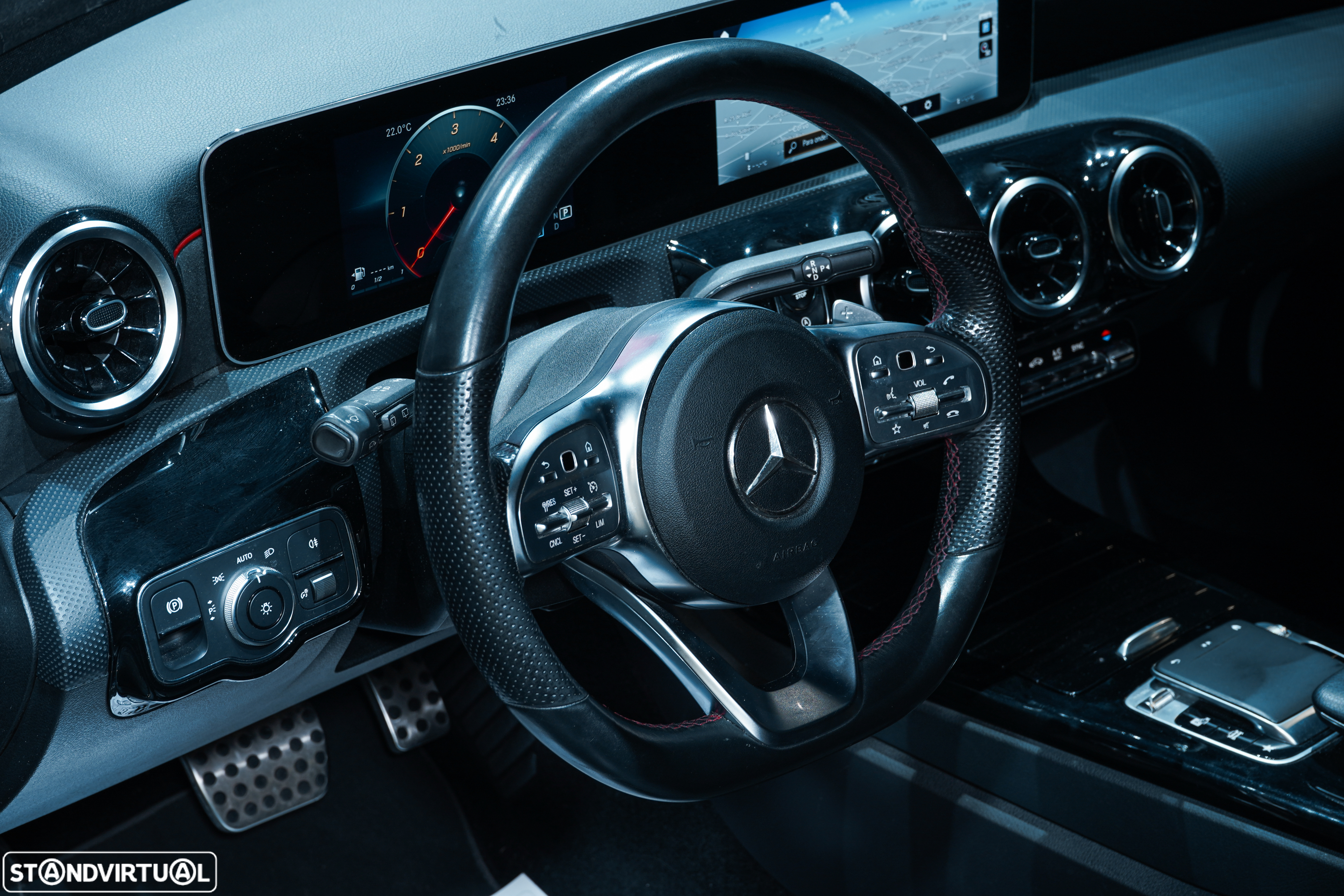 Mercedes-Benz A 180 d 7G-DCT AMG Line - 16