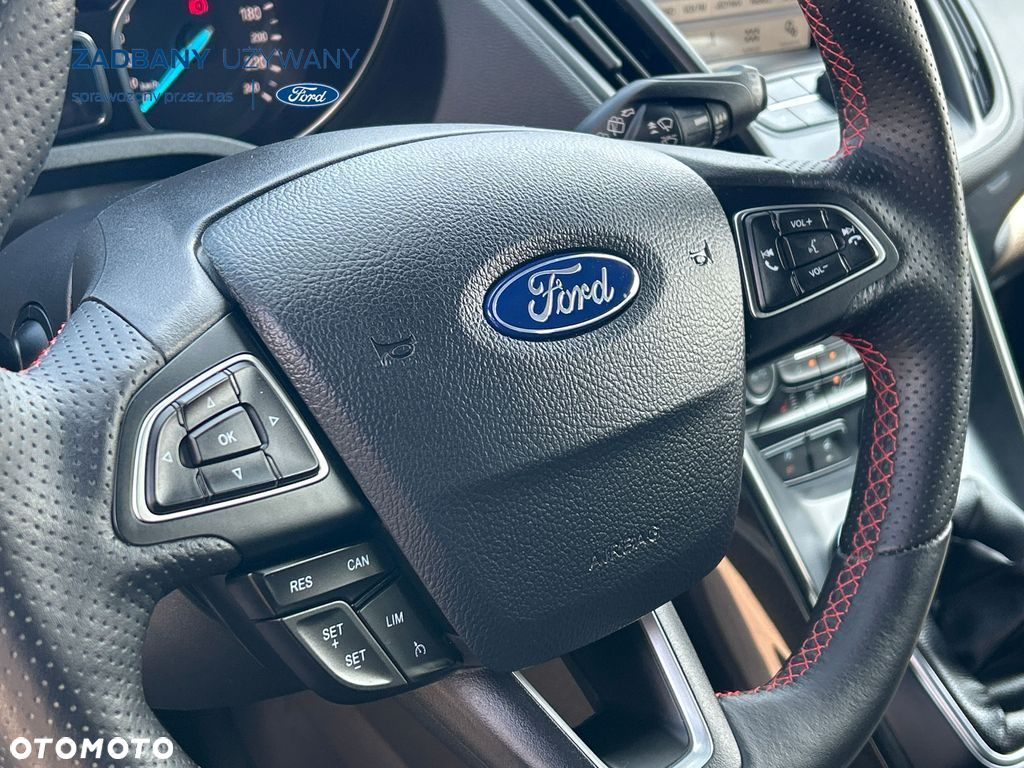 Ford Kuga - 12
