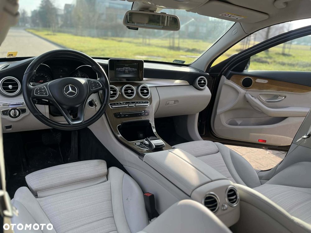 Mercedes-Benz Klasa C 300 7G-TRONIC - 7