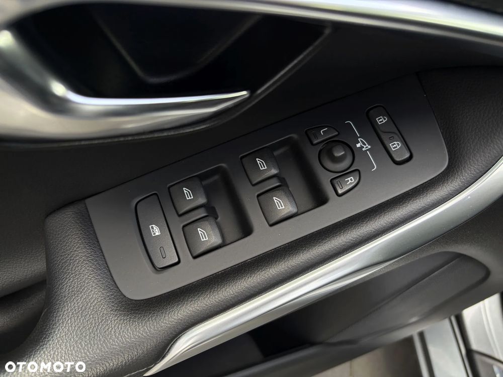 Volvo V40 T3 Momentum - 30