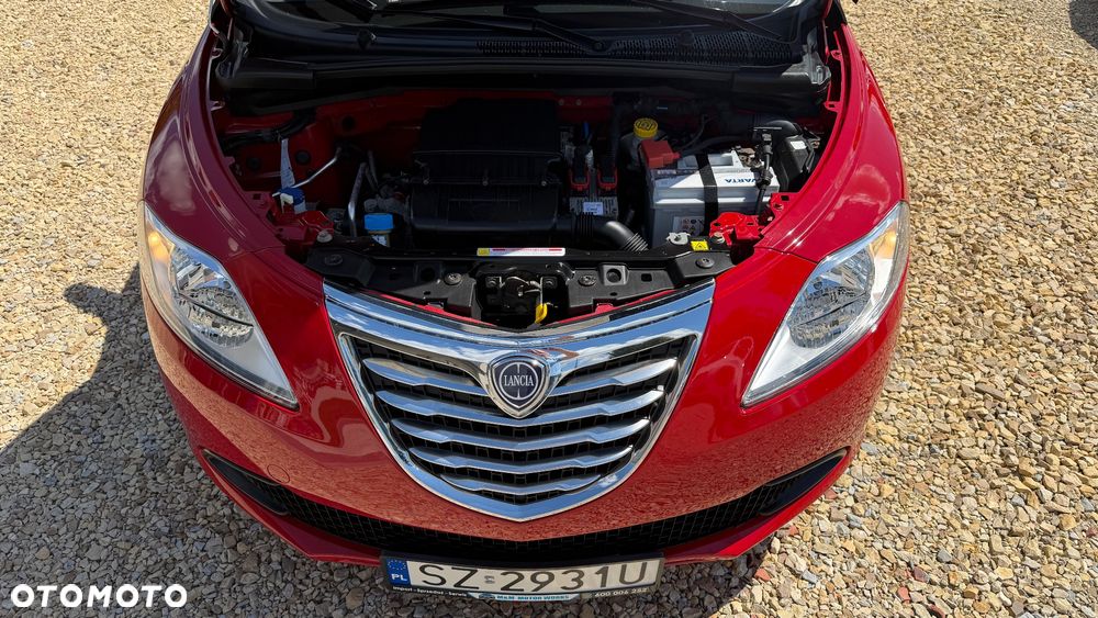 Lancia Ypsilon Y 1.2 8v Black & Red Edition - 33