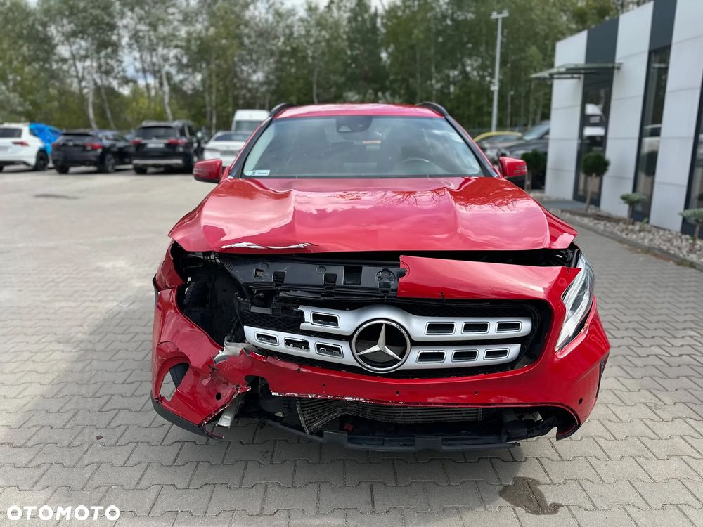 Mercedes-Benz GLA - 2