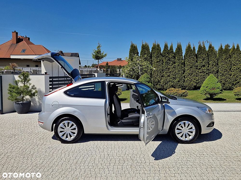 Ford Focus 1.6 16V Connect - 12