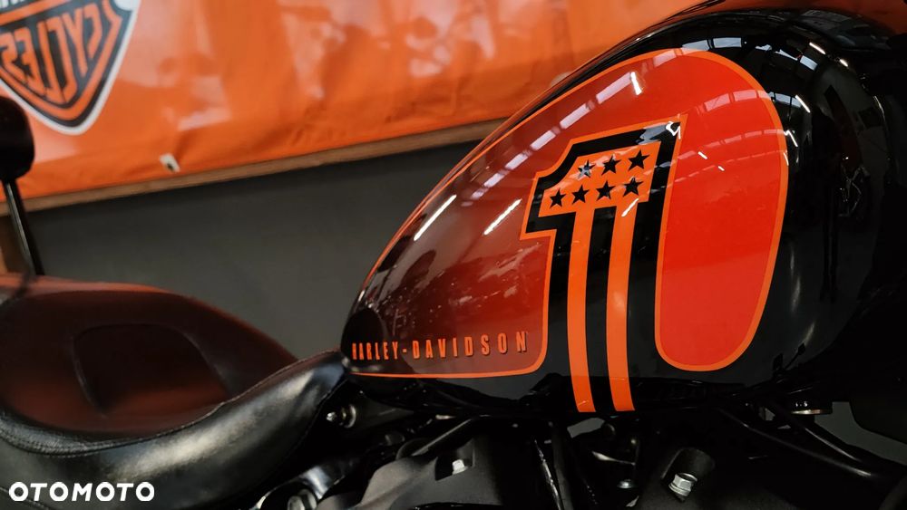 Harley-Davidson Softail Street Bob - 16