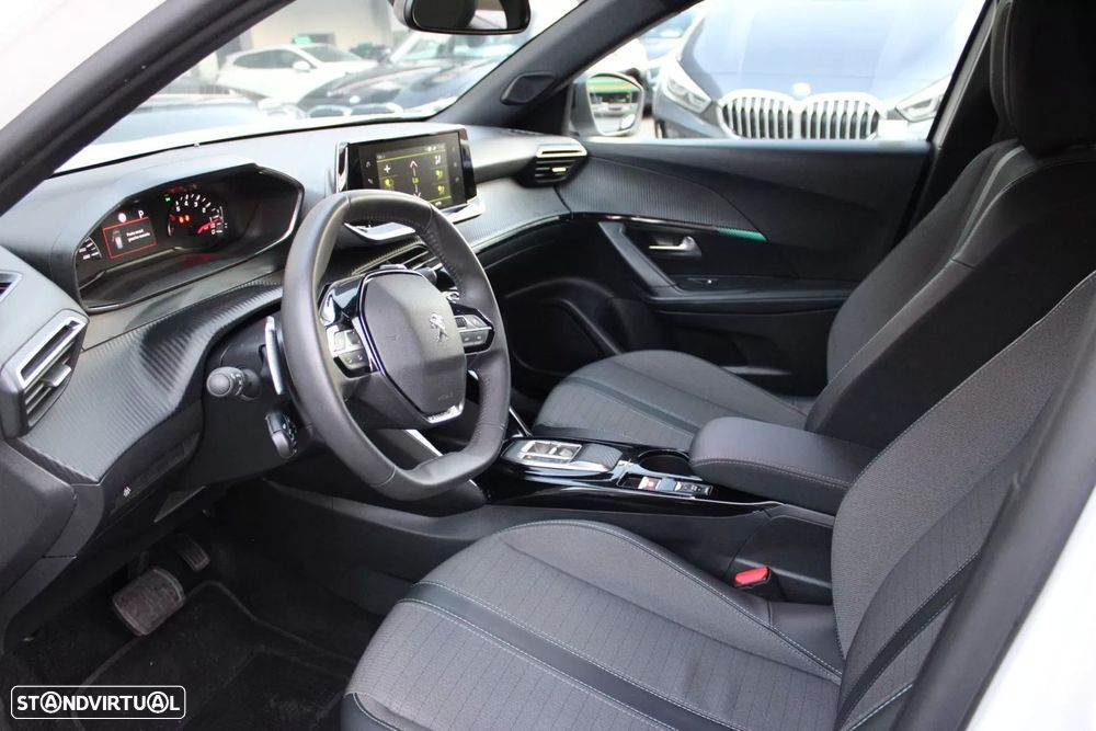 Peugeot 2008 1.2 PureTech Allure Pack EAT8 - 5