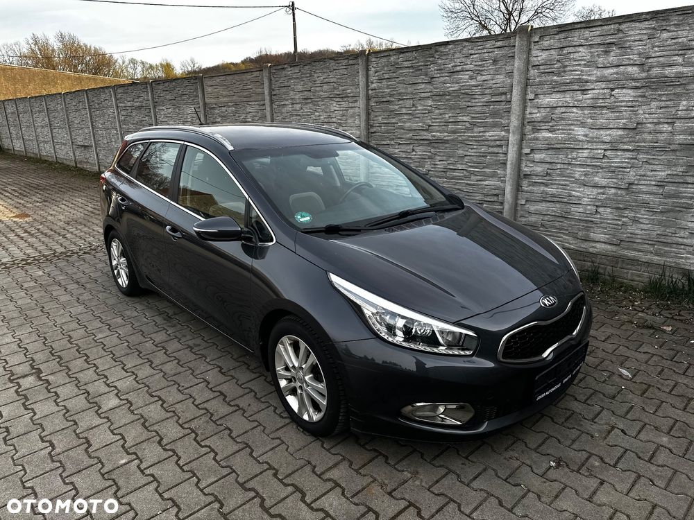 Kia Ceed 1.6 GDI Dream Team Edition - 8