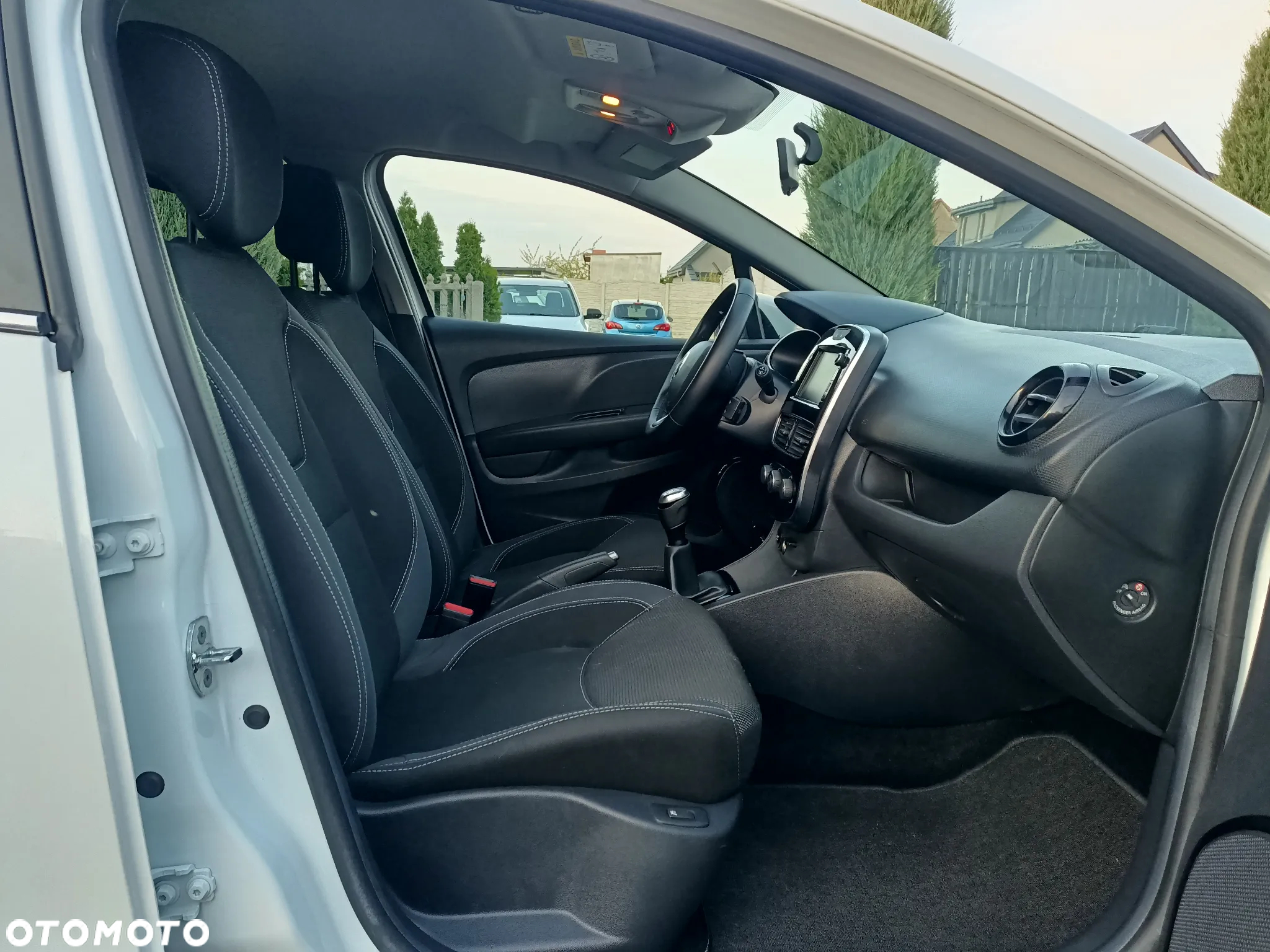 Renault Clio - 23