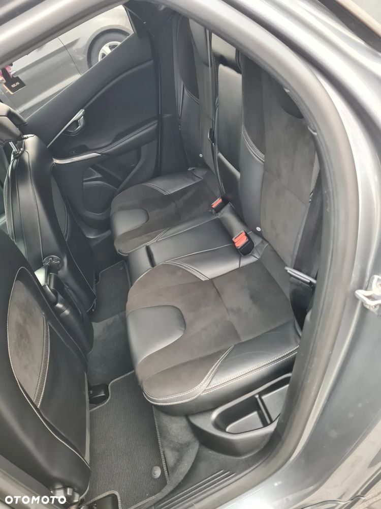 Volvo V40 D3 Drive-E R-Design Kinetic - 17