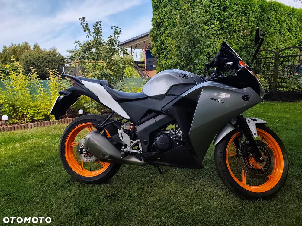 Honda CBR - 13