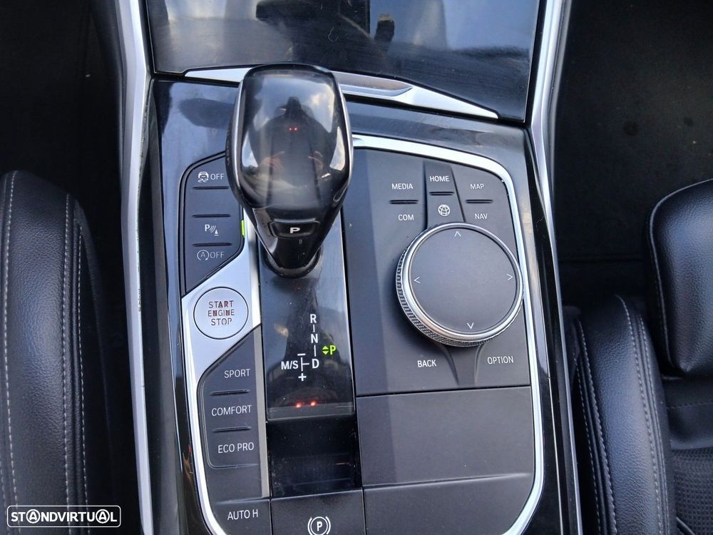 BMW 320 d Auto - 26