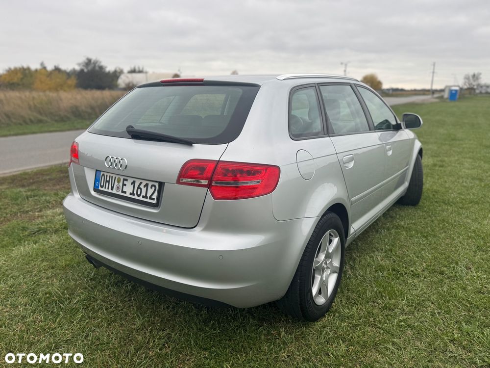 Audi A3 Sportback 1.4 TFSI S tronic Ambiente - 8