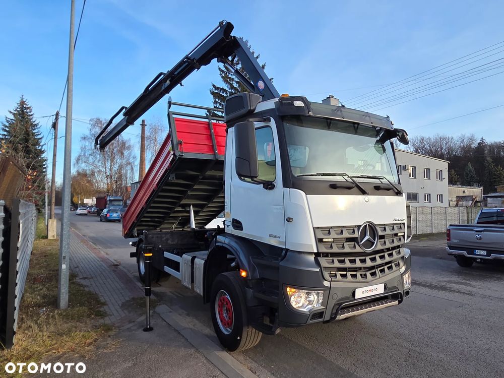 Mercedes-Benz AROCS 1824 // HDS HMF 1420-K2 // PILOT FUNKCJE 5 i 6 // NOWY KIPER WYWROTKA // ZAWIESZENIE BUDOWLANE WYSOKIE // PRZED PIERWSZĄ REJ W PL - 11