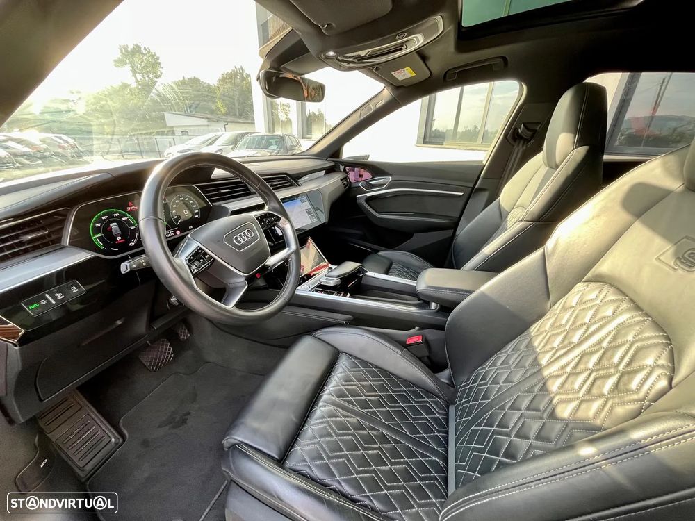 Audi e-tron 55 quattro S line - 13