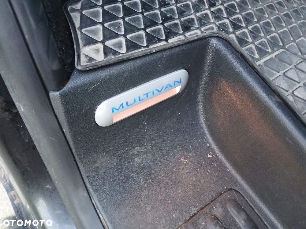 Volkswagen Multivan - 15
