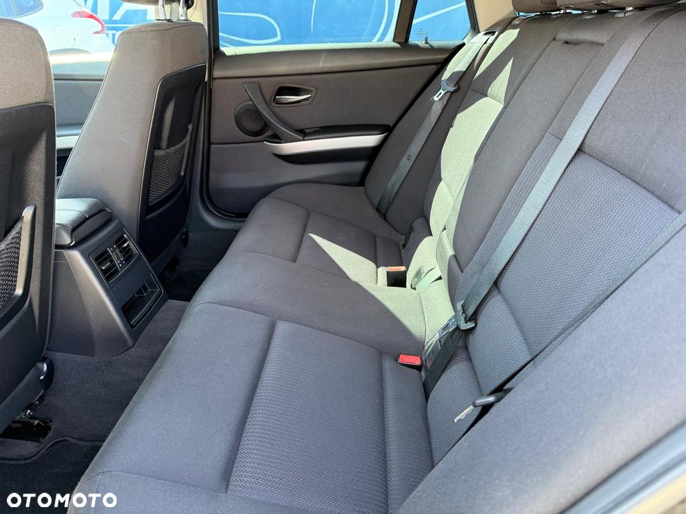 BMW Seria 3 318i Edition Lifestyle - 12