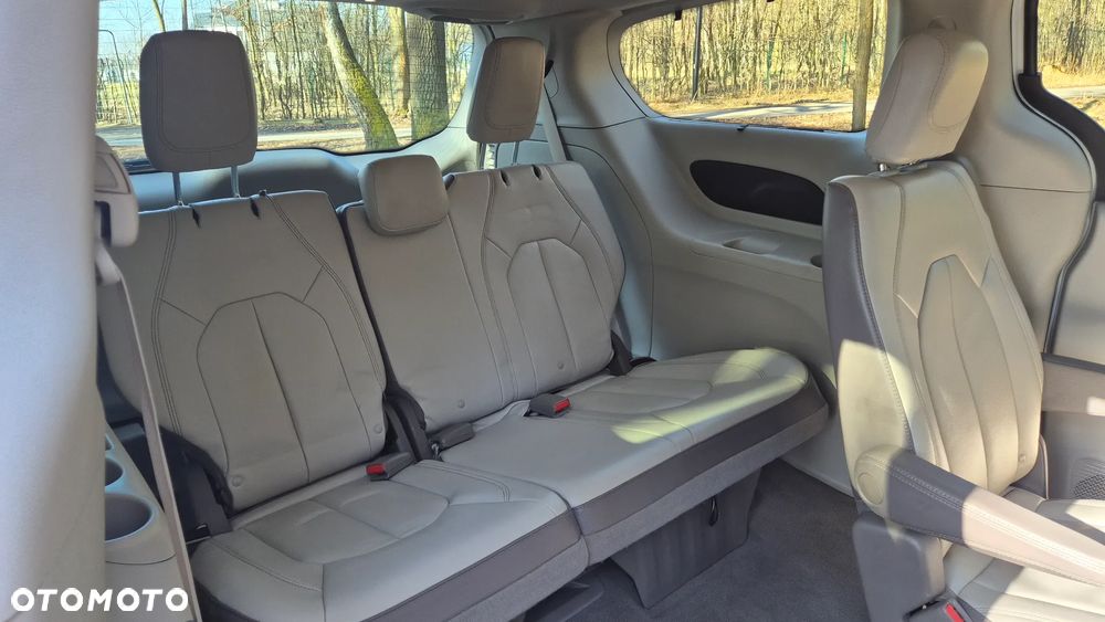 Chrysler Pacifica - 14