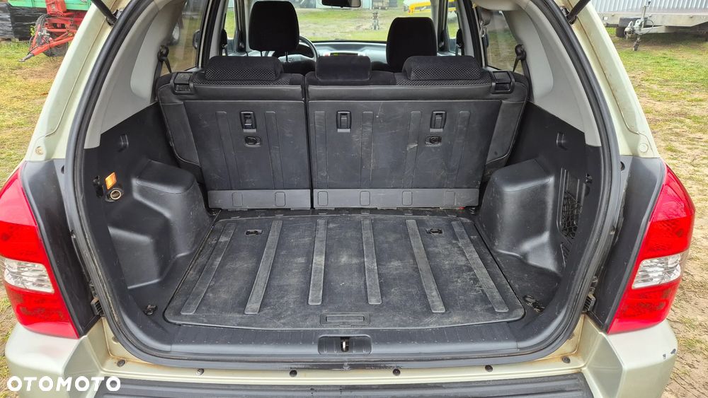 Hyundai Tucson 2.0 2WD GLS - 10