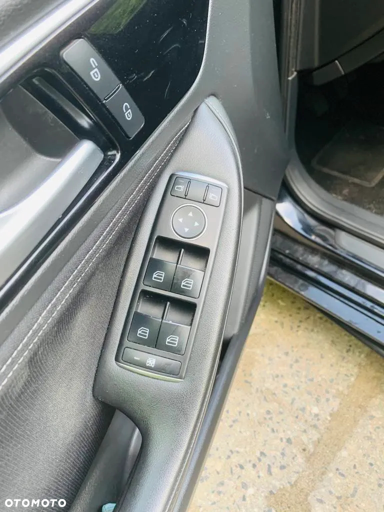Infiniti Q30 1.6t Premium - 10
