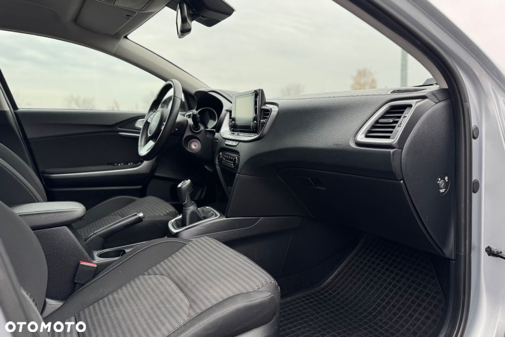 Kia Ceed 1.5 T-GDI M - 30