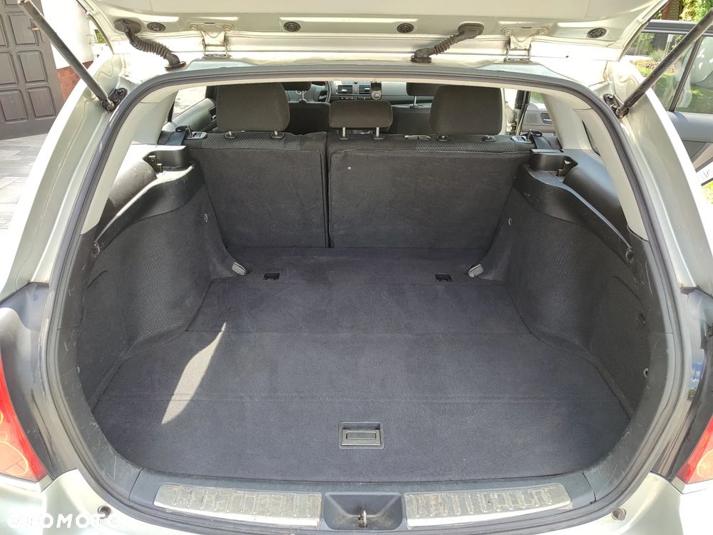 Toyota Avensis 1.6 VVT-i Terra - 13