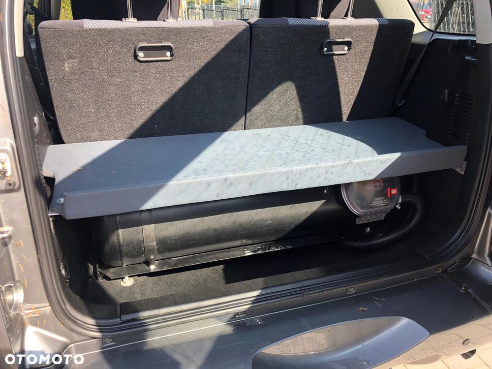 Suzuki Grand Vitara 1.6 - 9