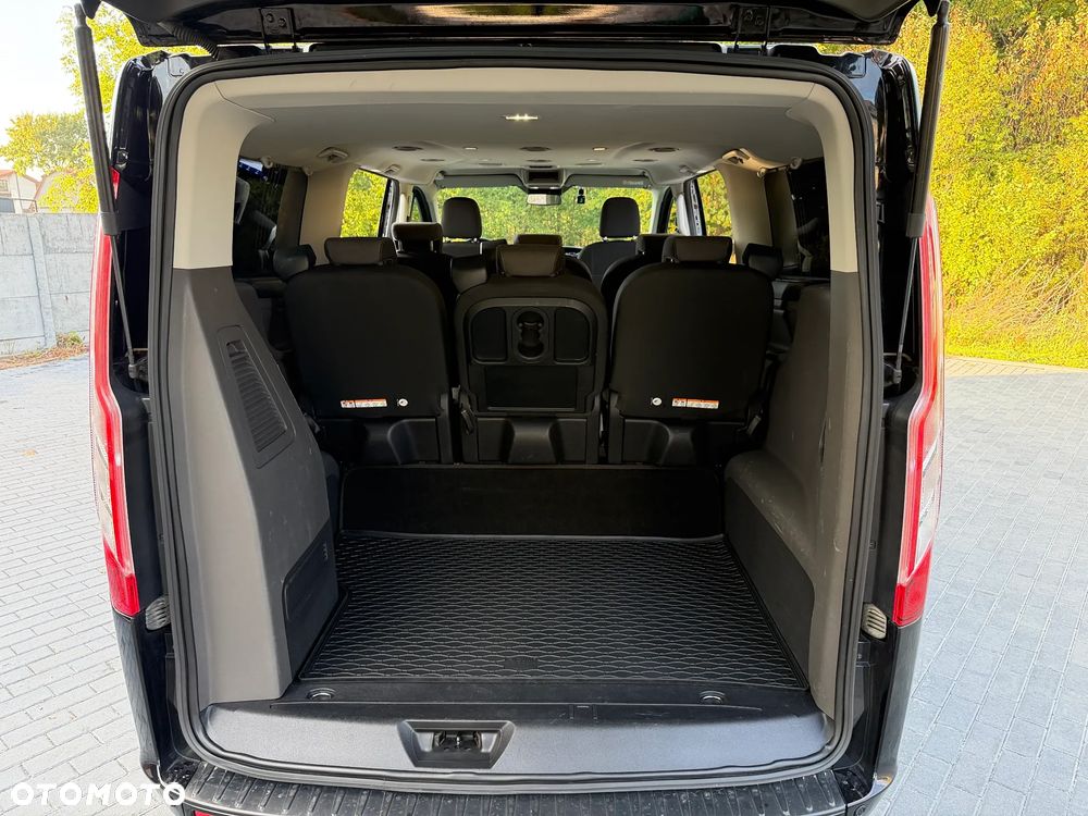 Ford Tourneo Custom - 24