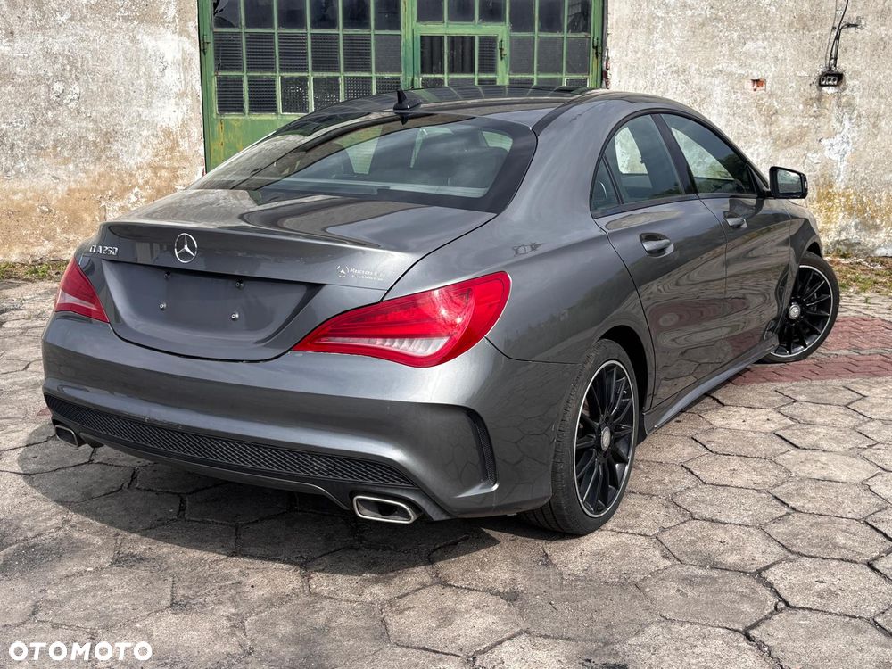 Mercedes-Benz CLA 250 7G-DCT AMG Line - 11