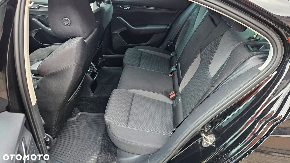 Skoda Octavia 1.5 TSI e-Tec Ambition DSG - 9