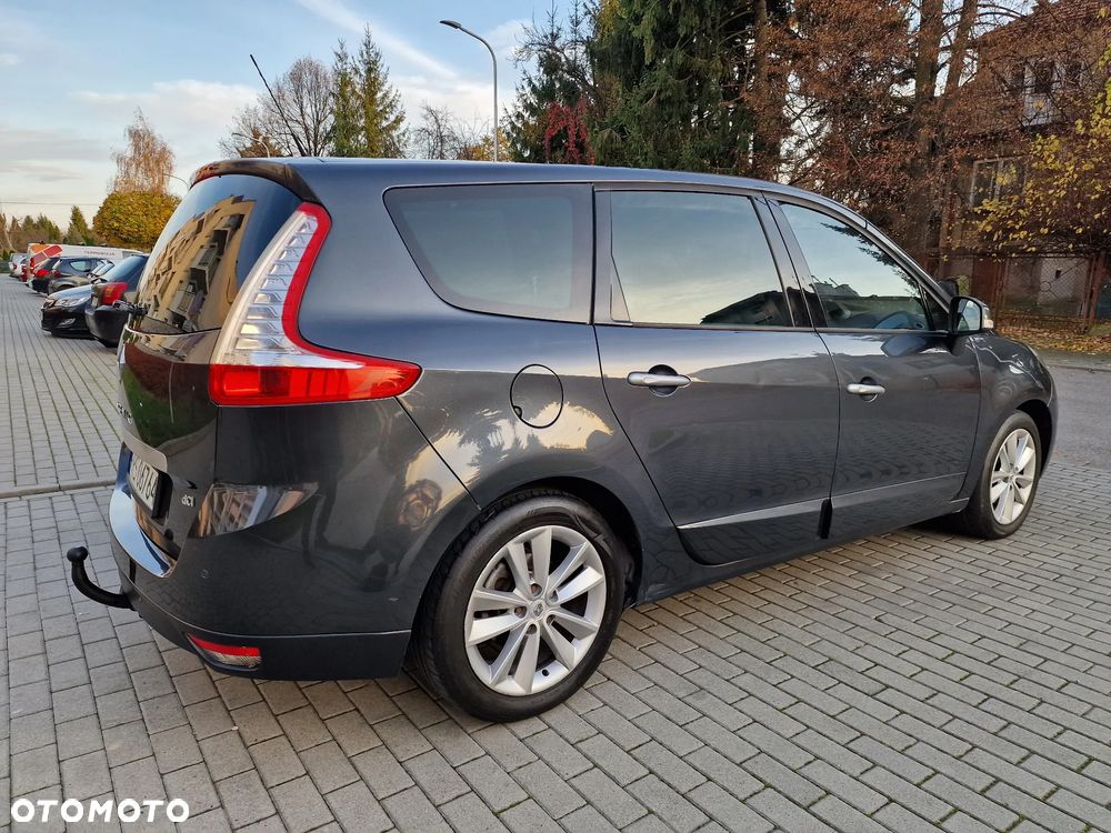 Renault Scenic - 11