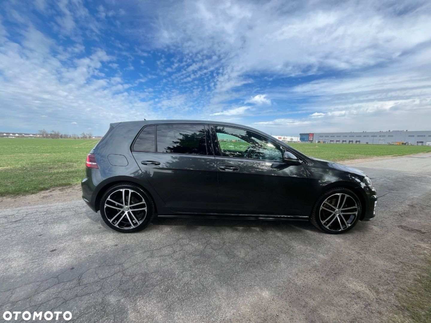 Volkswagen Golf - 17