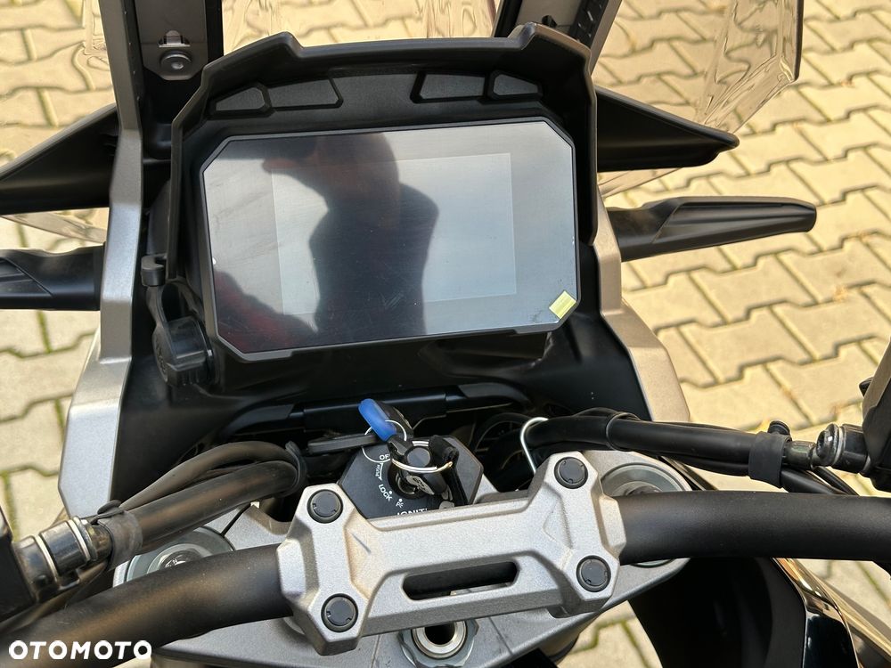 Suzuki V-STROM - 12
