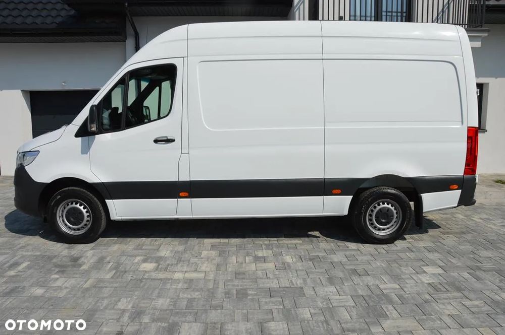 Mercedes-Benz Sprinter - 6