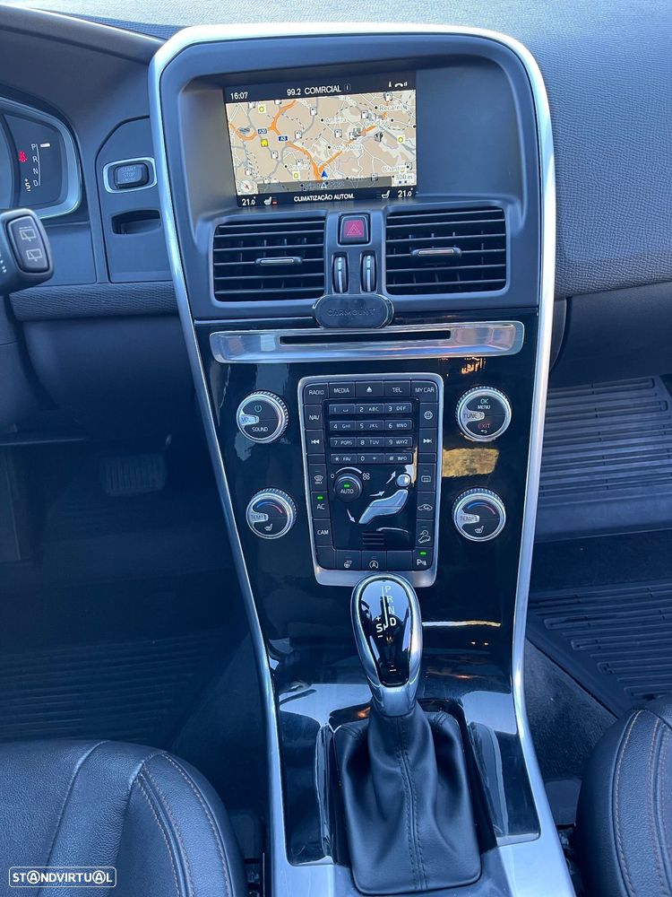 Volvo XC 60 D4 AWD Geartronic Summum - 12