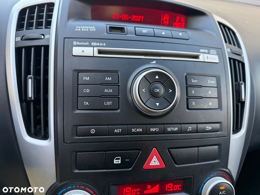 Kia Ceed 1.6 CRDi 90 ISG Spirit - 18