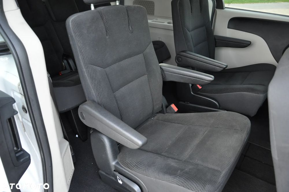 Dodge Grand Caravan 3.6 Express - 32