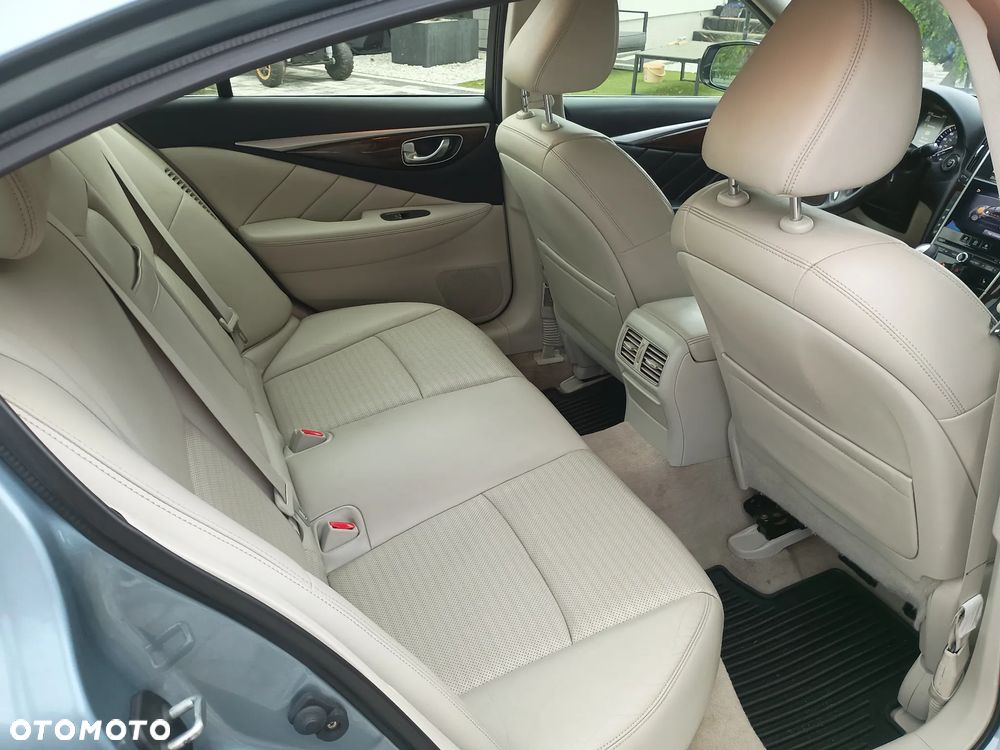 Infiniti Q50 Q50S Hybrid Premium Executive - 16